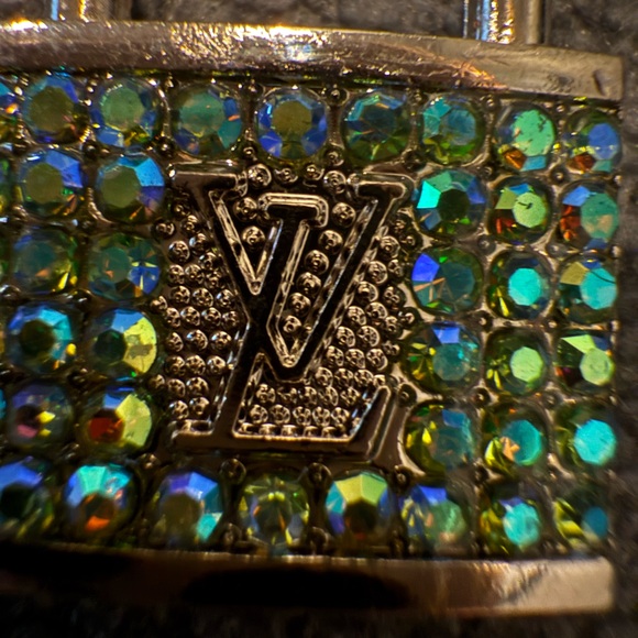 LV Silver and Green Iridescent Padlock Pendant Necklace - Picture 5 of 9